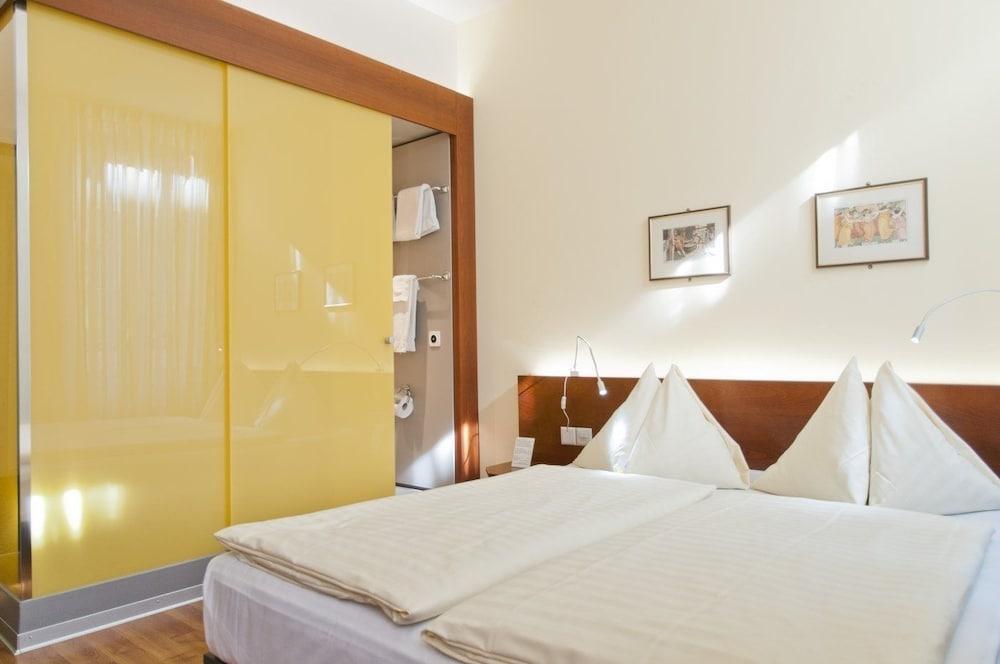 Goldener Schluessel Hotel Bern Luaran gambar